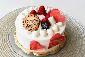 春華堂さん自慢の<br />
ケーキの王様<br />
いちごダブル<br />
デコレーションケーキ