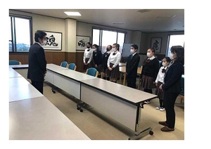奨学生が小澤社長と初めて対面