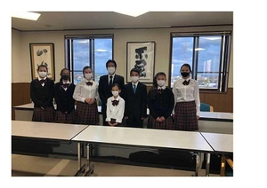 7名のムンド校奨学生