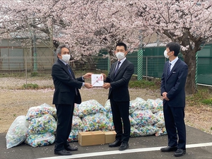 皆様のご協力により、この度の寄付が叶いました。