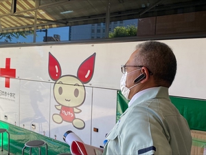 弊社統括部長の松川も献血させていただきました。