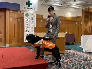 日本盲導犬協会様をお呼びし、コロナ禍における盲導犬育成活動について講演をしていただきました。