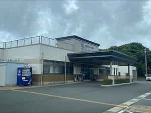 空模様が怪しい中での贈呈式でしたが、無事にお渡しすることができました。