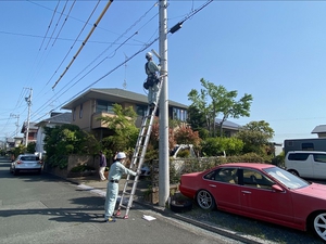 周囲の安全確認をしての作業