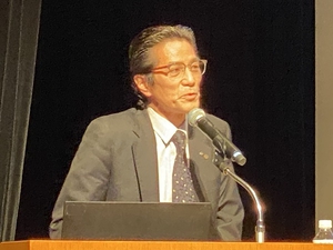 講演のテーマは「松川一家 大家族経営」