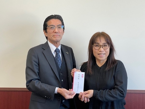 奨学金寄付の様子