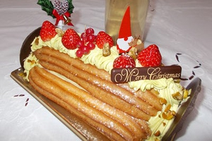 クリスマスケーキ BY春華堂