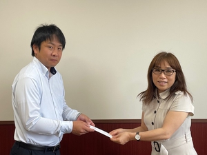 奨学金寄付(電器堂原田所長より)