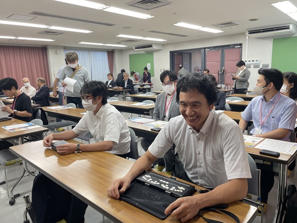 静岡県立浜松視覚特別支援学校の五十嵐教諭と鈴木教諭にもお越しいただきました。