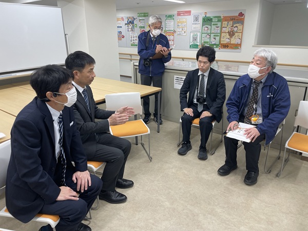 �@�@���Е�d�����̂�����